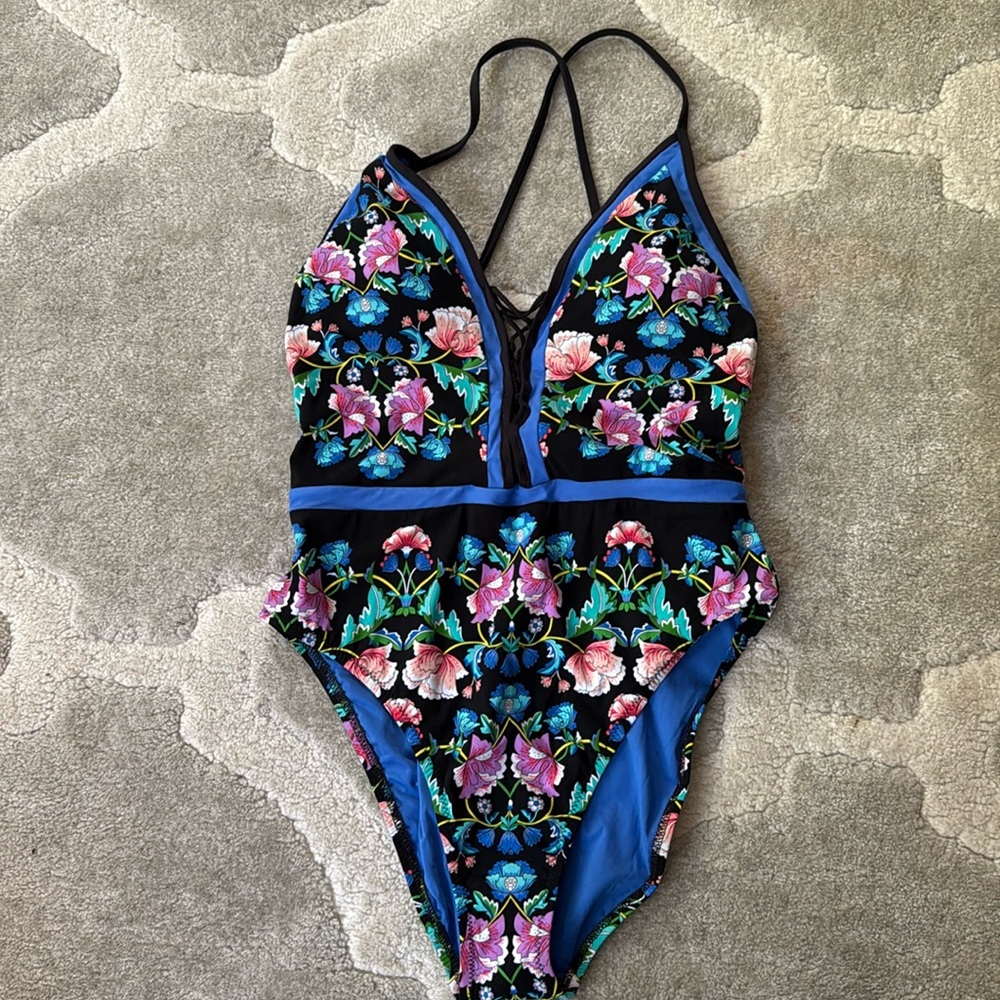 NWT Nanette Lepore bathing suit Medium